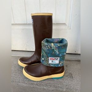 Xtratuf Salmon Sisters Print Boot